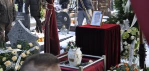 Kolejny sukces Rutkowskiego. Dzięki jego uporowi i determinacji wszyscy winni okrutnego morderstwa niepełnosprawnego Piotra zostali skazani! Dwa dożywocia, 25 lat oraz 3 i 2 lata więzienia - to wyroki dla wszystkich uczestników tej zbrodni