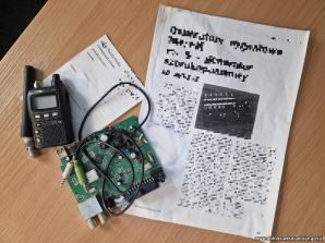 [VIDEO] Wykorzystując system radio-stop, nielegalnie doprowadzał do zatrzymania pociągów. Został zatrzymany i aresztowany na 3 miesiące