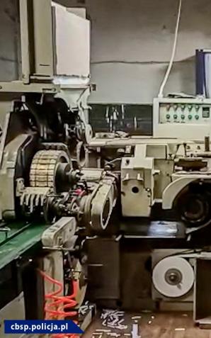 [VIDEO] Cios w przestępczość akcyzową - zlikwidowana fabryka papierosów. Zatrzymano również obywateli Ukrainy i Białorusi.