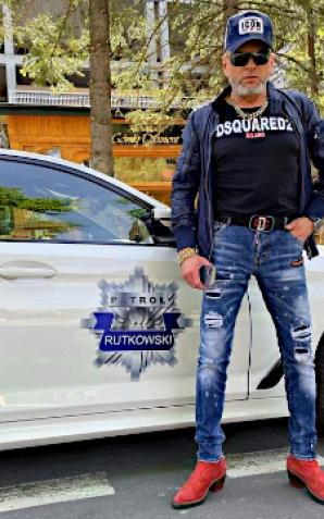 [VIDEO] 20 000 zł. nagrody za odnalezienie auta od Biura Rutkowski. Bezceremonialna kradzież samochodu. Nie dość, że z zamkniętej posesji to w dodatku z garażu zabrano samochód marki Audi A6 Limusine