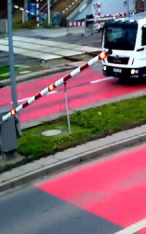 [VIDEO] Wrocław: kierowca oblał egzamin z rozsądku i bezpieczeństwa