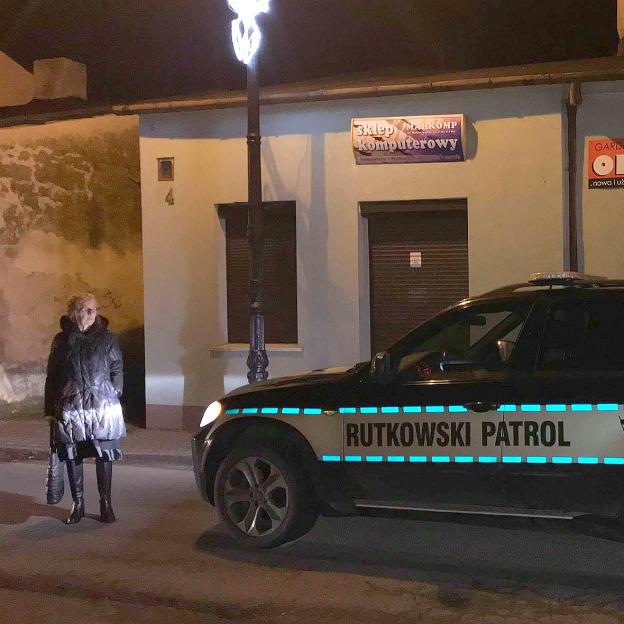 [VIDEO] Rutkowskiego prosi o pomoc zrozpaczona kobieta doprowadzona do koszmaru przez architekta z Kołobrzegu. Chce udowodnić zmowę w celu wyrzucenia jej z domu i sprzedaży atrakcyjnej nieruchomości w pobliżu Term w Uniejowie 