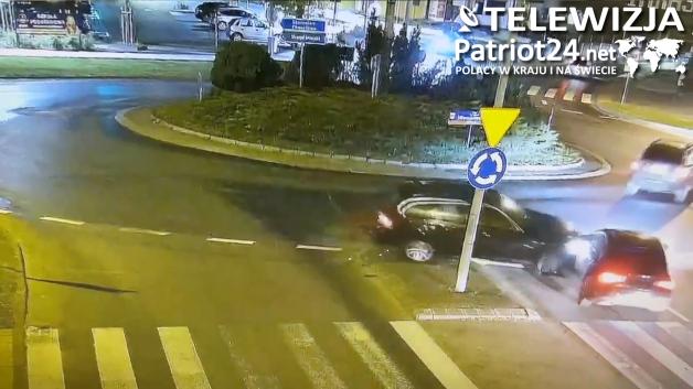 [VIDEO] Rondo dla kierowcy pod wpływem alkoholu okazało się za małe